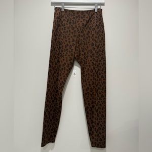 La Classe Couture Leopard Leggings  Size M